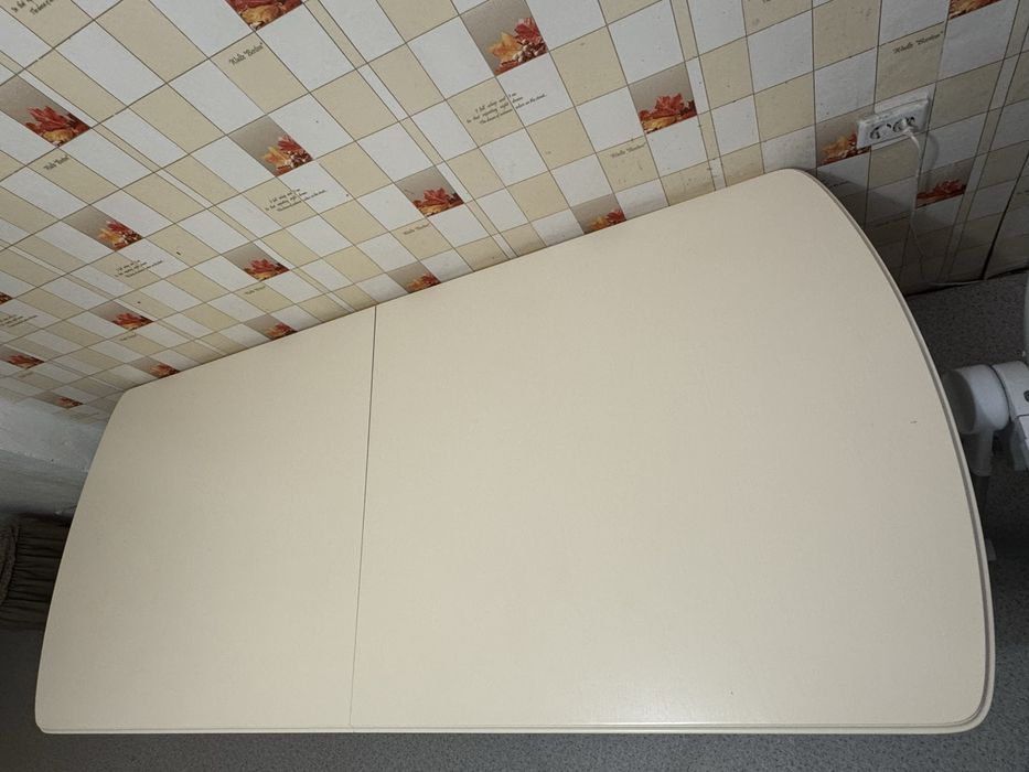 Стол для гостиной (кухня)