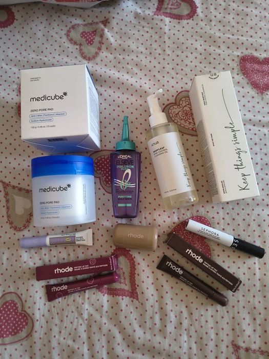 Anua, Sephora collection, Rhode, Medicube и Maybelline