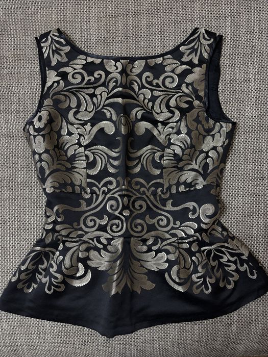 Продавам този топ! Носен е само веднъж. Размер XS-S