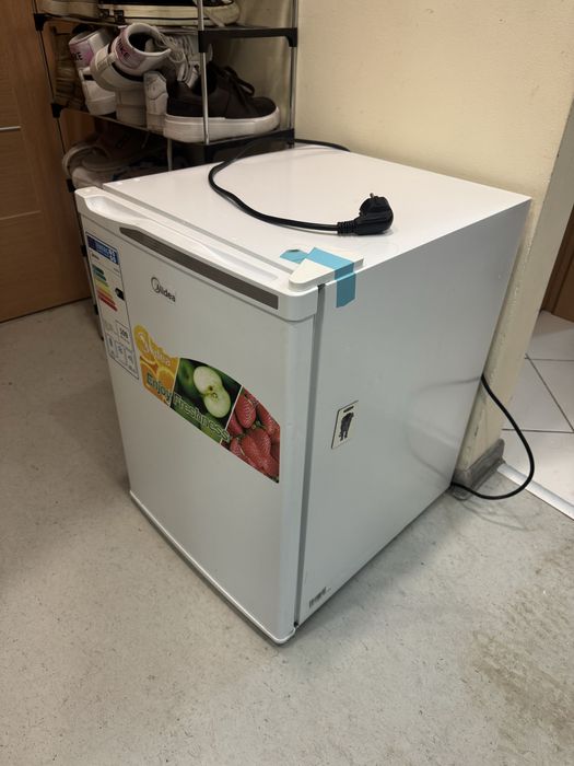 Холодильник с морозилкой