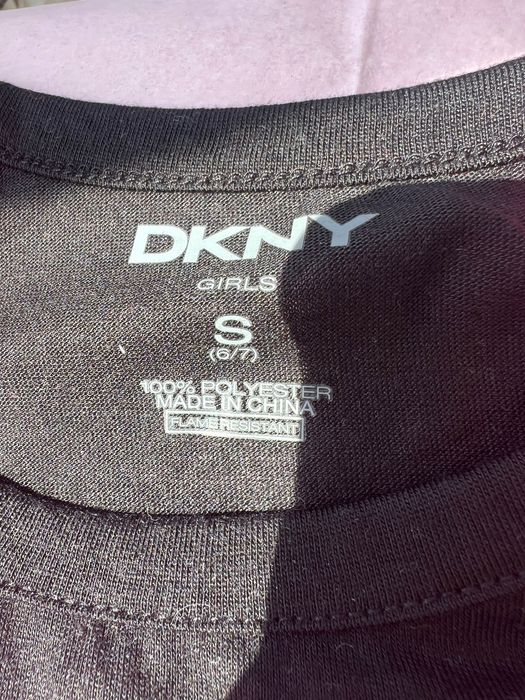 DKNY детска пижамка С размер