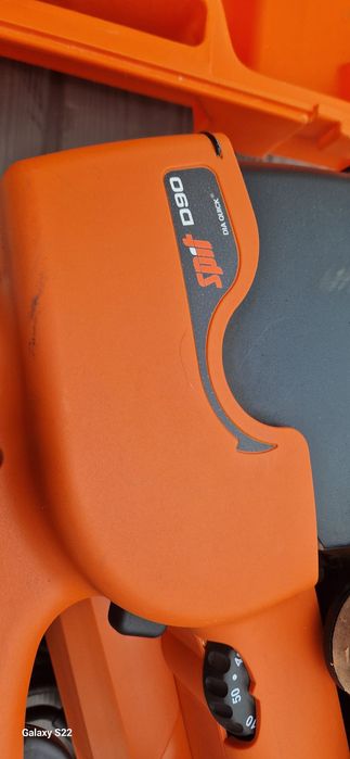 Spit slituitor pentru ziduri