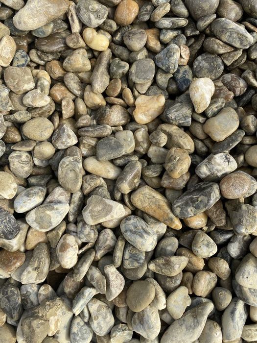 Balast , nisip, piatra