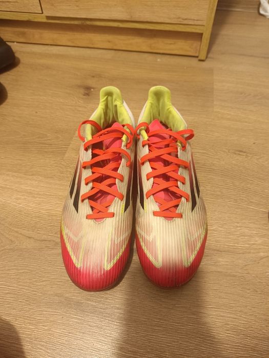 Ghete de fotbal Adidas F50
