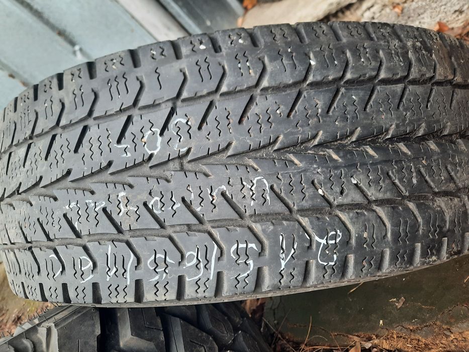 Бусови единични:205/65/16;195/60/16;235/65/16;215/65/16... Зимни Гуми