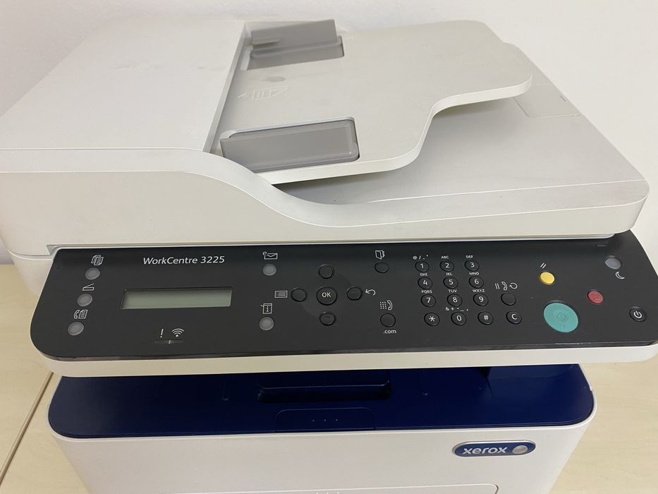 Multifunctionala wireless Xerox 3225