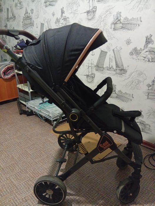 Продам детскую коляску