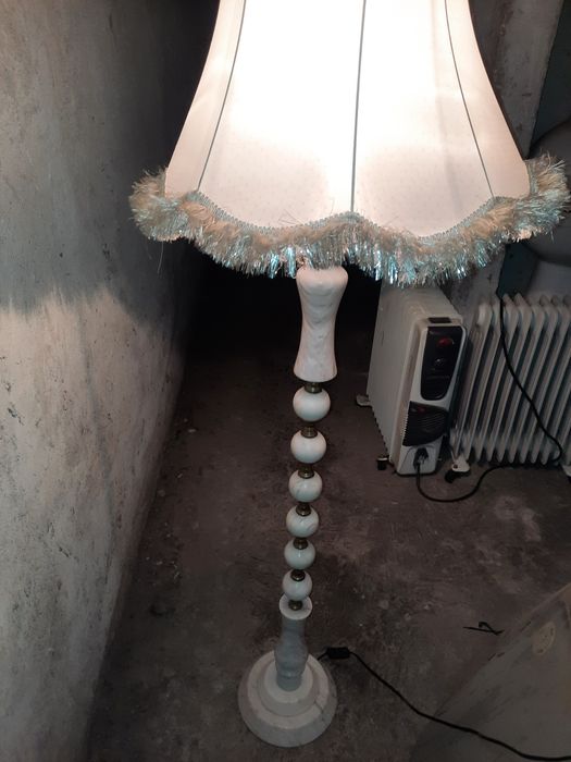 Ретро мраморна самостояща настолна нощна лампа