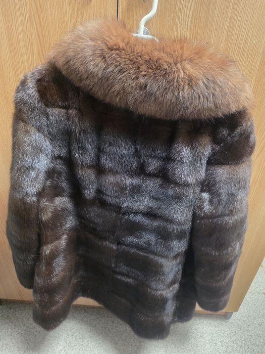 Haina din blana naturală