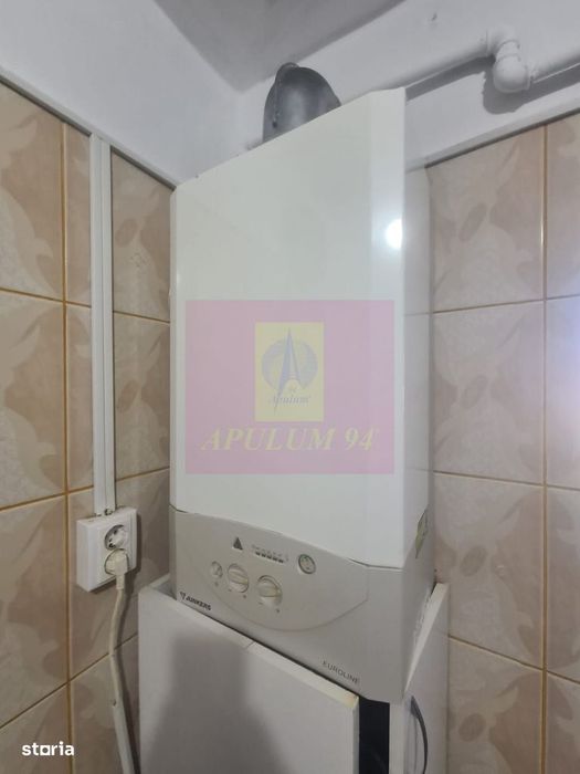 Apartament cu 3 camere de vanzare in Campina - Zona Centrala