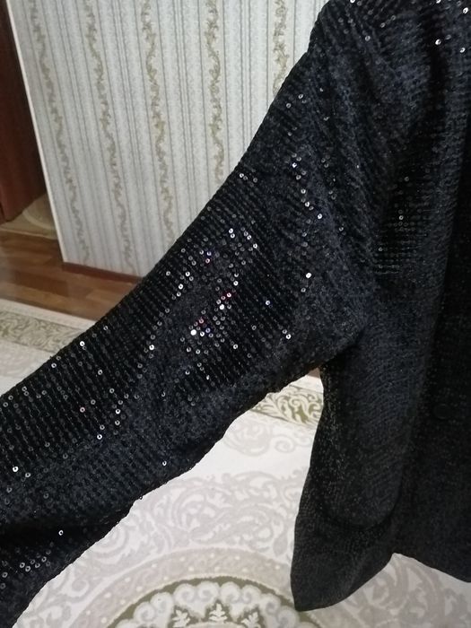 Продам блестящий пиджак