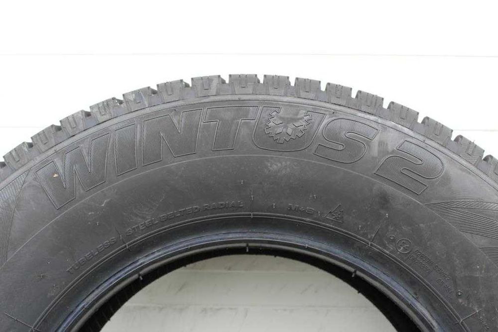 Anvelope iarna noi 225/70R15C, 112/110R, Lassa