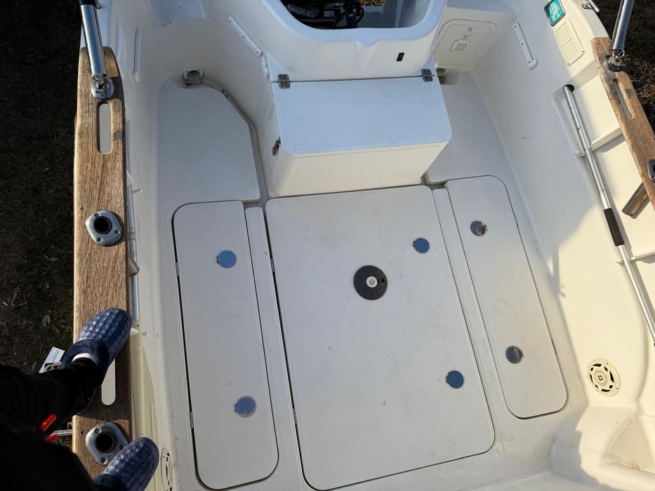 Barcă Quicksilver Pilot House 640 + Peridoc