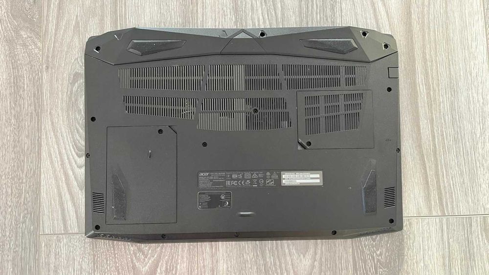 Laptop Acer Nitro 5 (AN515-52-512J) - in cutie cu bon de la Altex