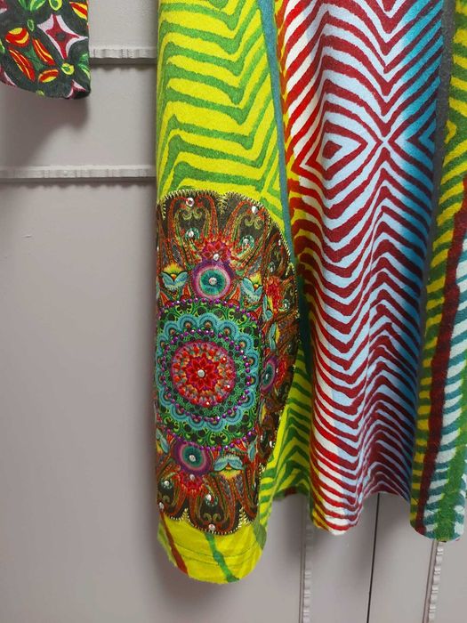 Rochie plină de culoare Desigual,midi, marimea M