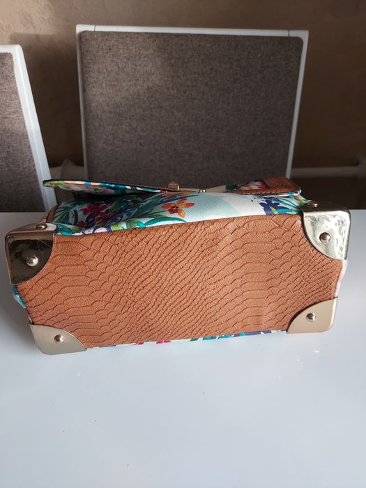 Сумки женские продам