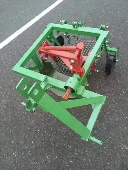 Masina de recoltat cartofi pentru tractor