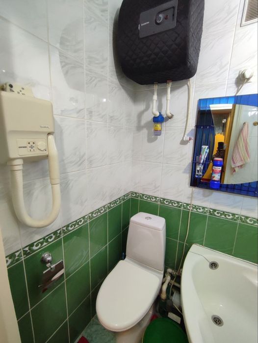 Урганч шаҳар Шарқ бозори ёнида квартира ижарага берилади,