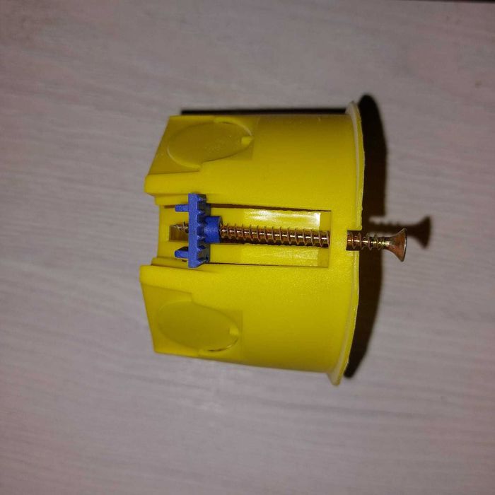 Подрезетник для гипсокартона. Пр-во Legrand