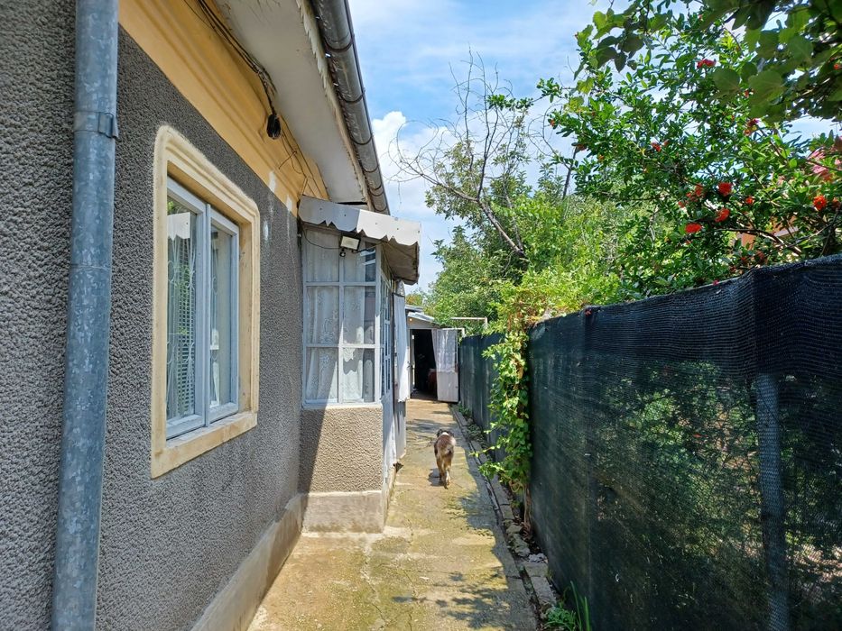 Proprietar – Casă solidă din bolțari, 4 camere, în Caracal - Negociabil