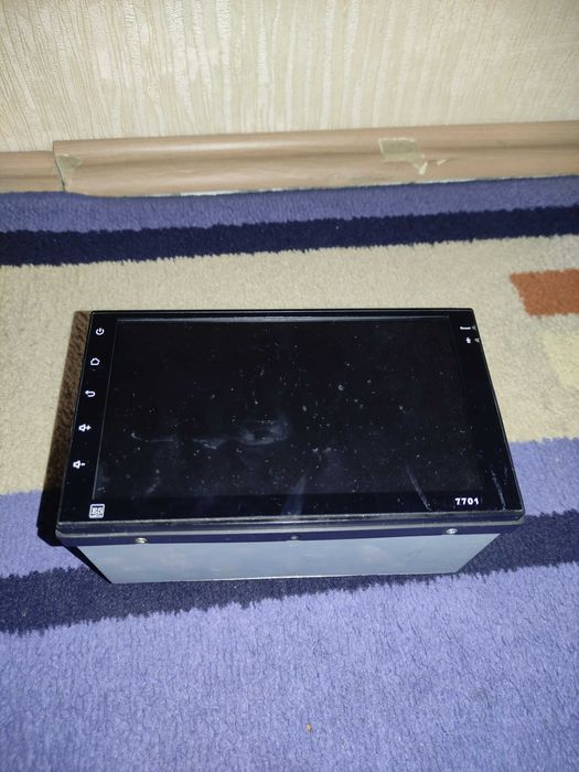 Продам универсальную магнитолу E5