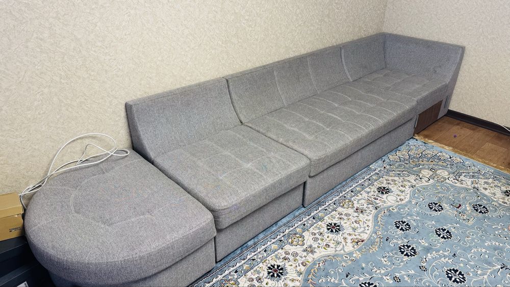 Продам диван серый тканевый