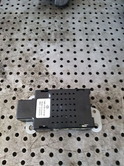 Amplificator antena vw golf 6 k 5m0035570b