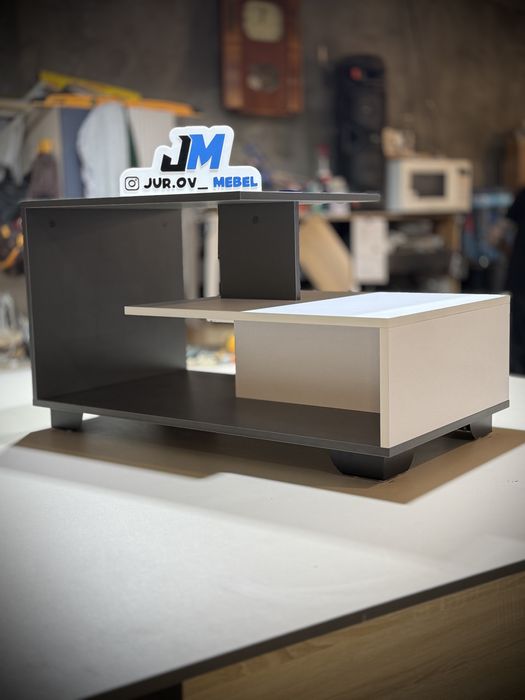 Журнальный столик