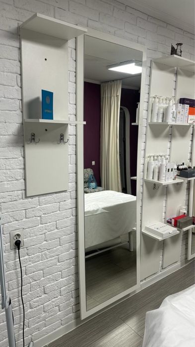 Зеркала с полками