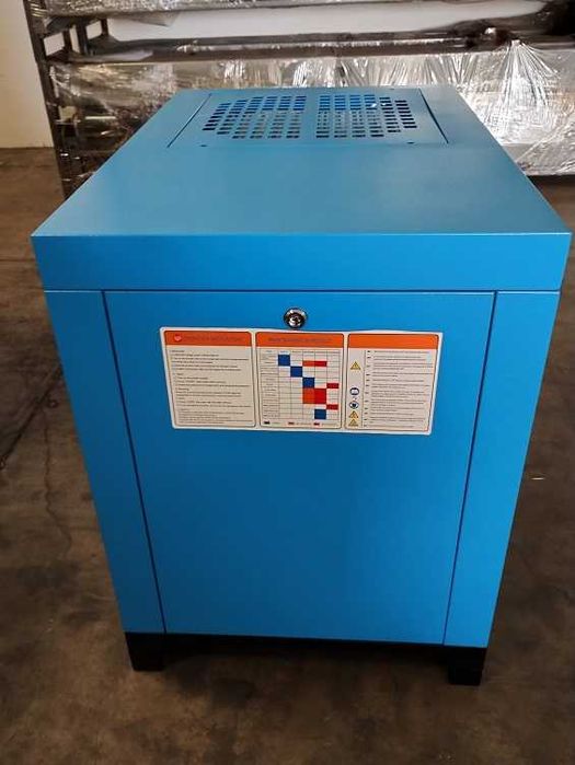 Compresor cu surub URSA10 / 7.5kW / 800-1200 l/min / 7-12 bar