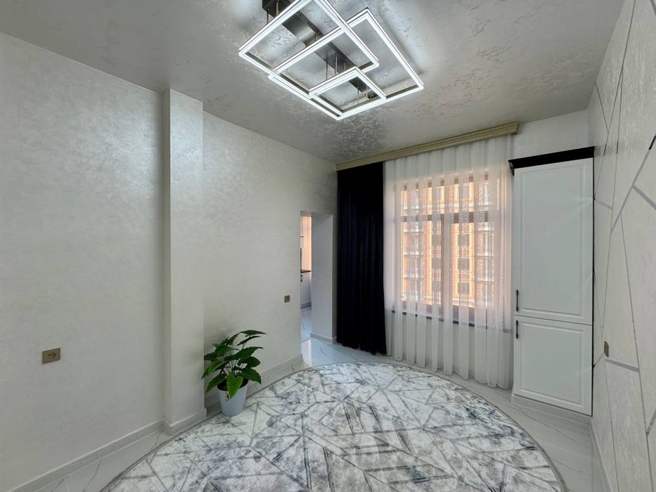 Продаётся 3-комнатная квартира в новостройке.