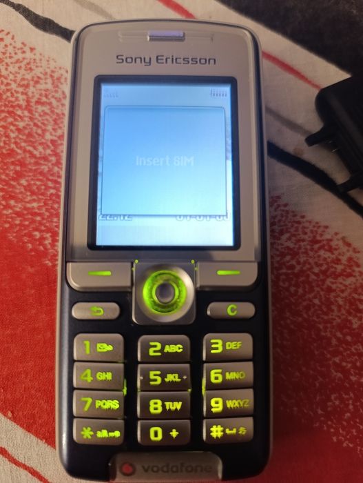Sony Ericsson K310i funcțional și cu încărcător original