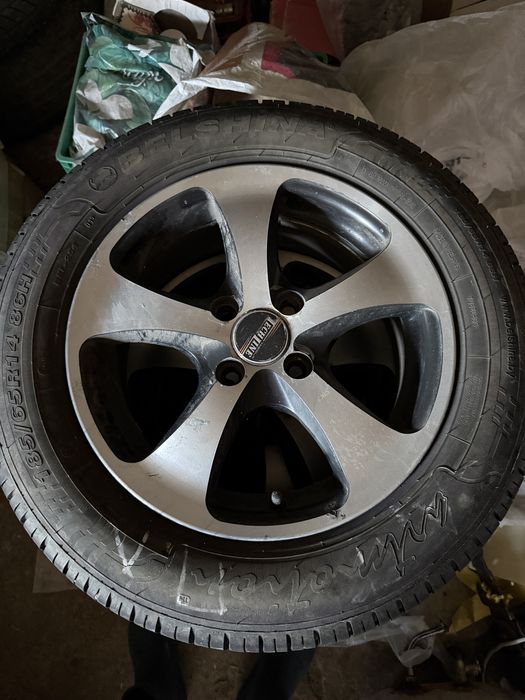 Комплект дисков с резиной