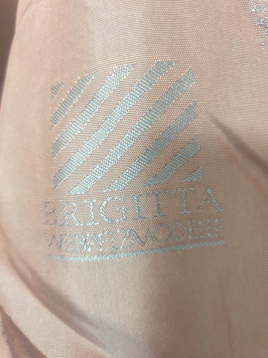 Se vand 2 haine de dama,blana ecologica si o geaca barbateasca din pie