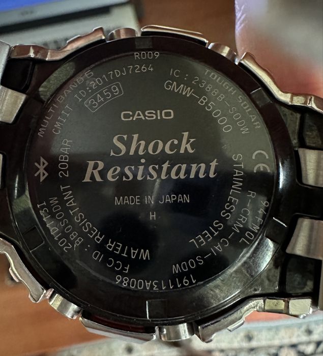 Продам часы Casio GMW-B5000D-1E