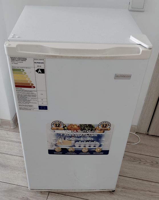 Продам офисный холодильник