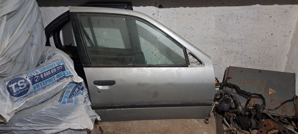 Дверь Nissan Primera P10 седан, хечбек