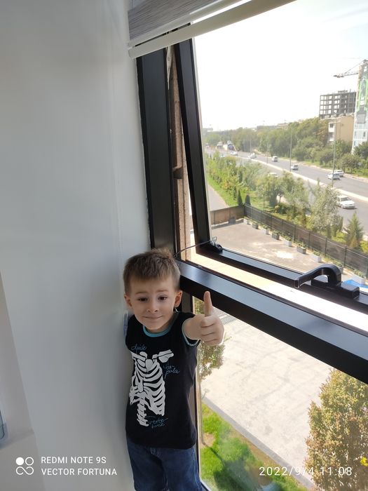 Ограничитель. Замки безопасности на окна.