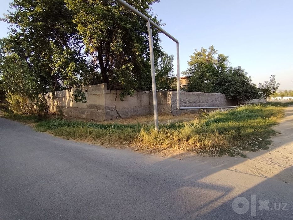 Участка сотилади 4 сотик Хар Бир сотиги 11000$ дан ками бор
