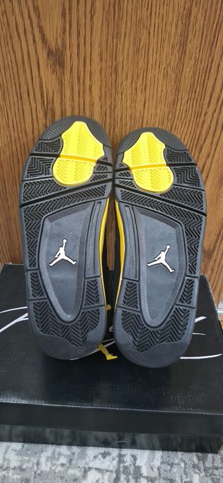 Jordan 4 Yellow Thunder