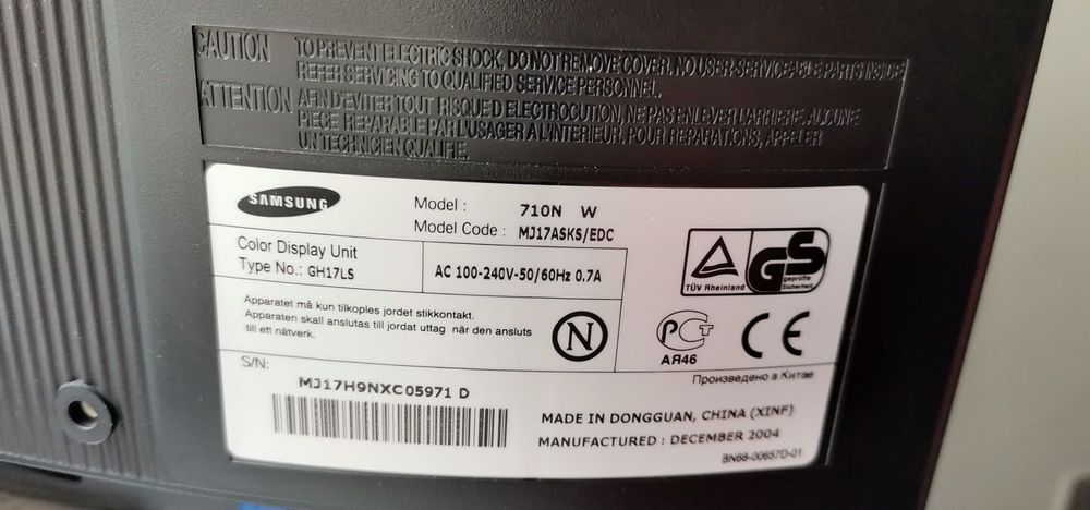 Монитор Samsung 710Nw