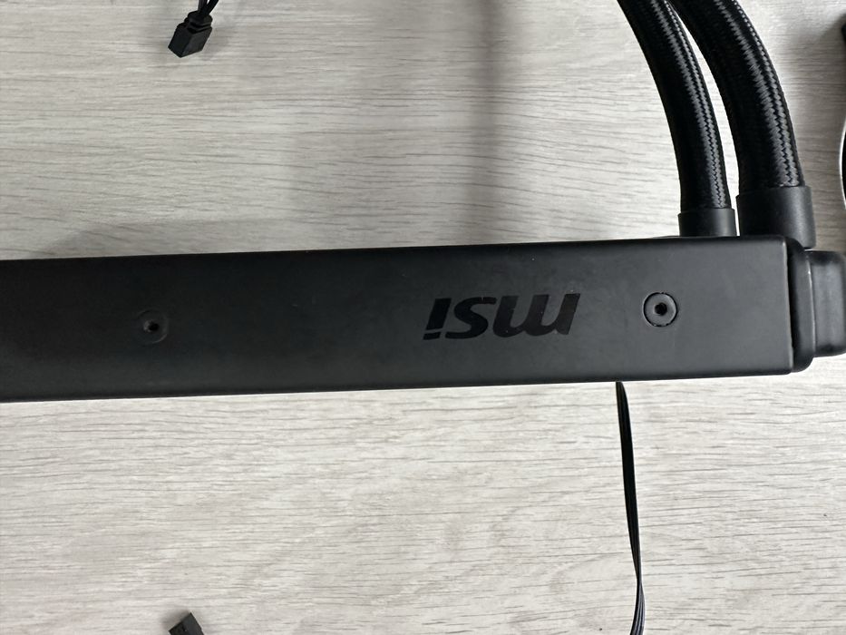 Cooler MSI MAG CoreLiquid 240R – AIO 240mm RGB – Stare excelentă