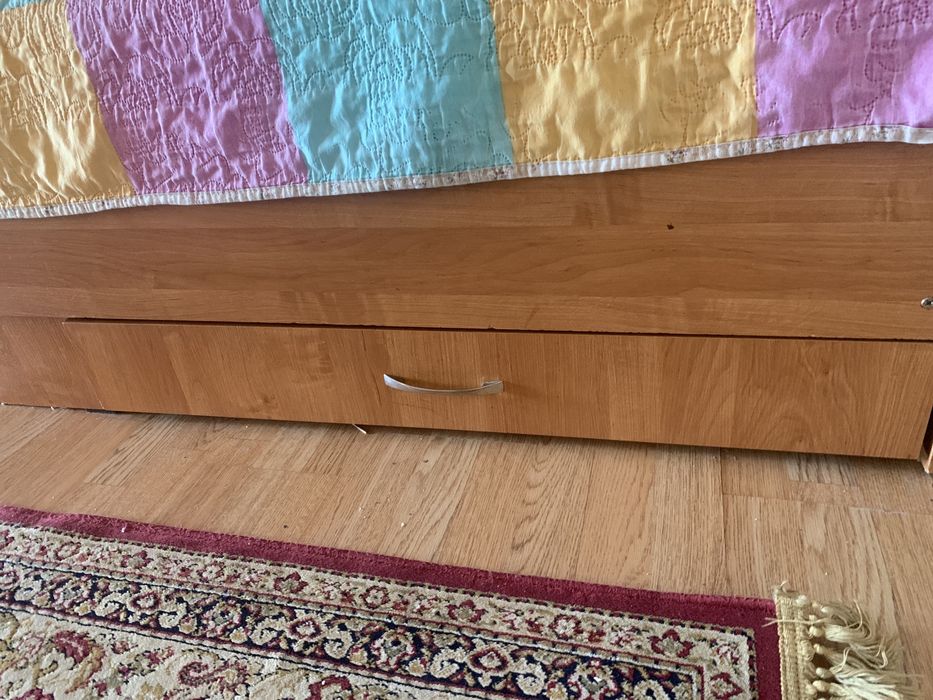 Продается двух ярусный кровать