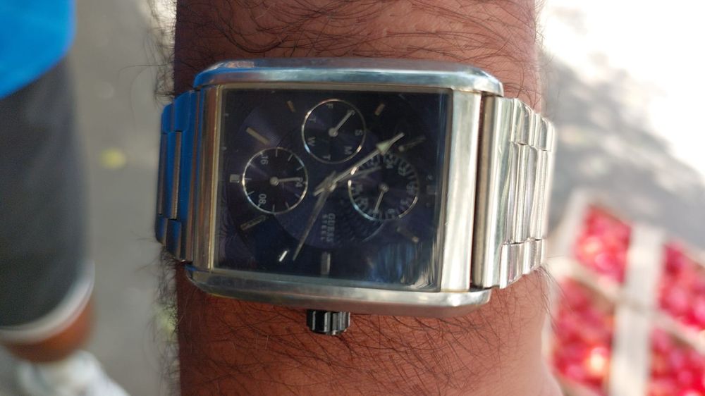 Продам мужские часы Guess