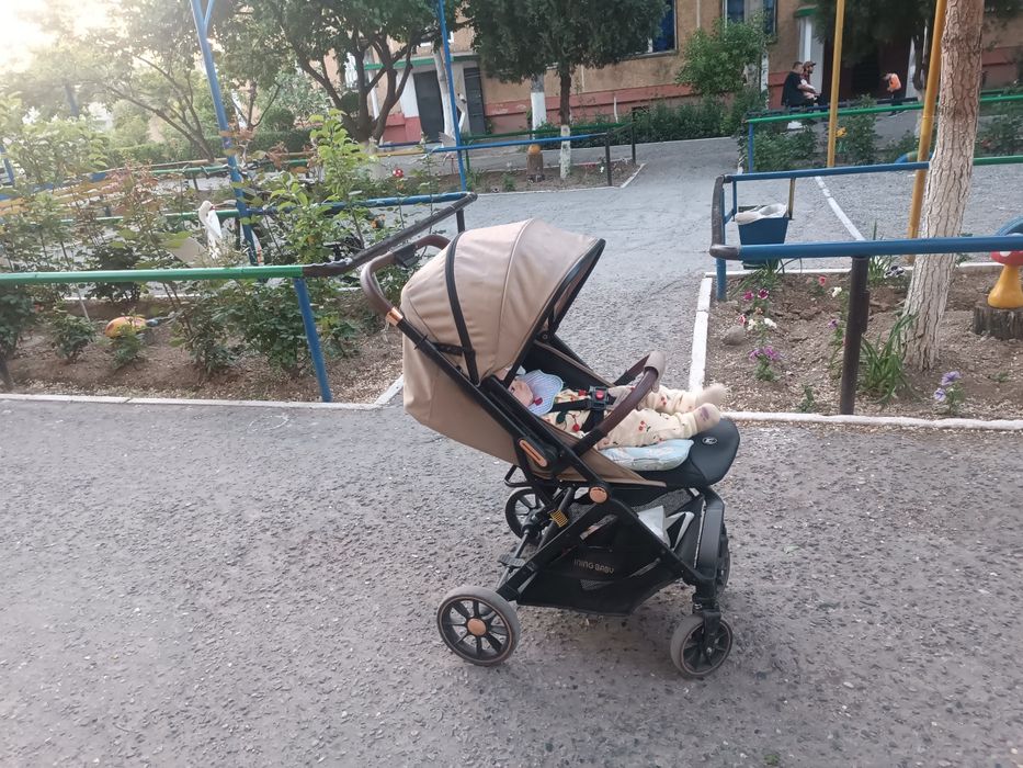 Коляска сотилади