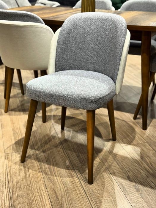 Обеденный стол и стулья по акции