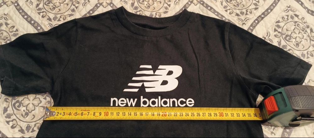 Tricou negru New balance , măsura  S