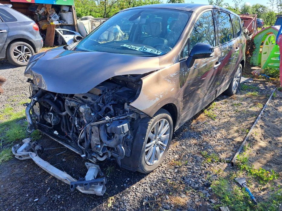 Dezmembrez Renault Scenic 1.5 DCI 110 cai automat