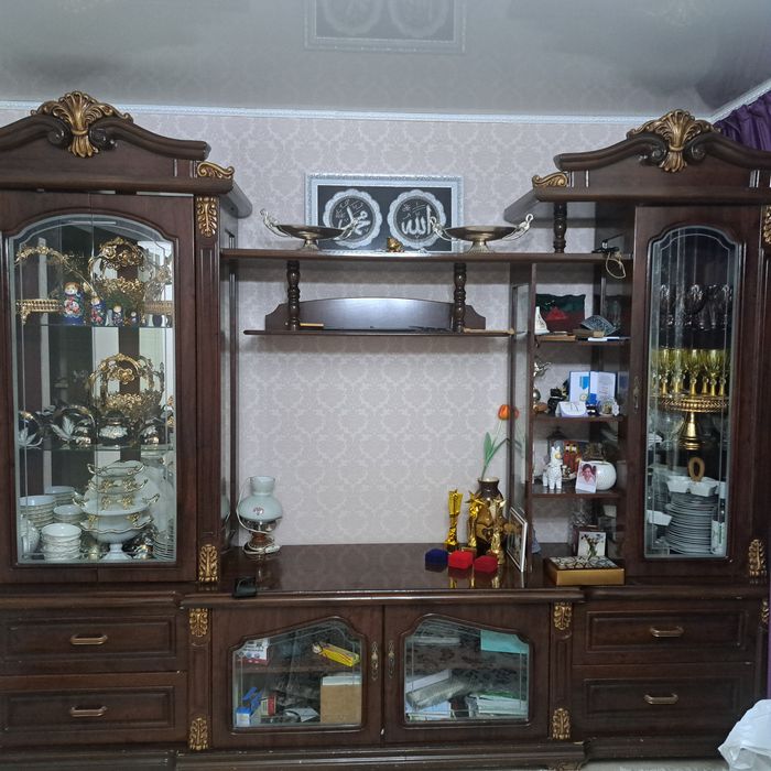 Гостиная горка -буфет