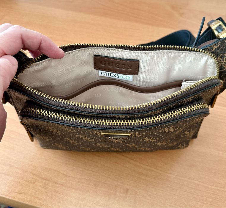 Guess - чантичка за кръста